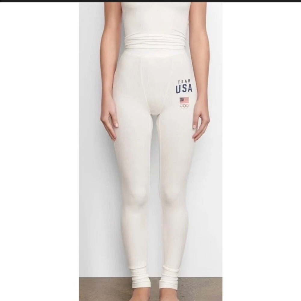 NWOT SKIMS USA White Olympic Logo Leggings